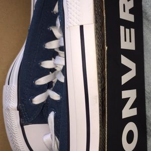 Navy blue converse BRAND NEW !